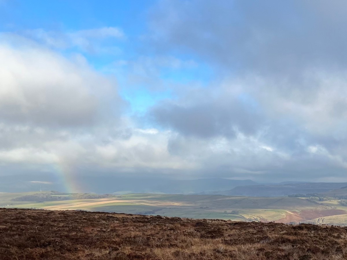 Shining Tor, rainbows and the radio&nbsp;antennae